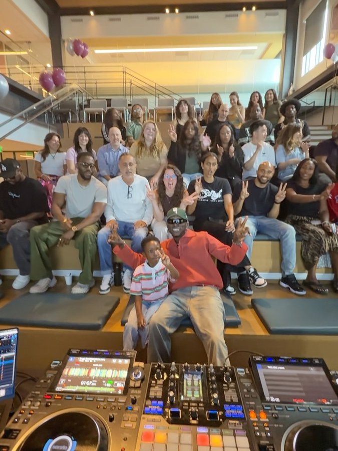 Instagram post by @spinall for epicrecords. Caption reads: #ÈkóGroove playback at home with the best team....