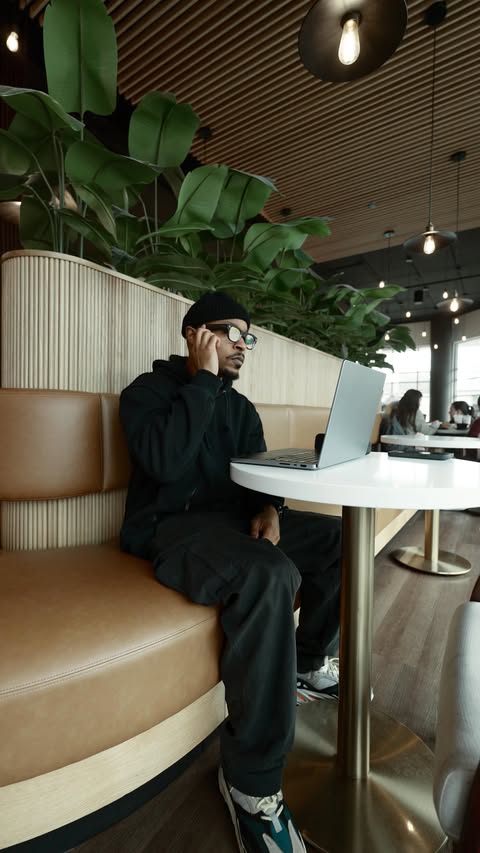 Instagram post by @mullahmugzie for RayNeo. Caption reads: [...] are the future of wearable tech.

The Rayneo....