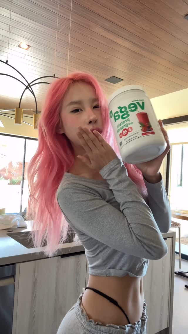 Instagram post by @jas_shinnn for Orgain. Caption reads: #Sponsored Make @drinkorgain protein pancake w me....