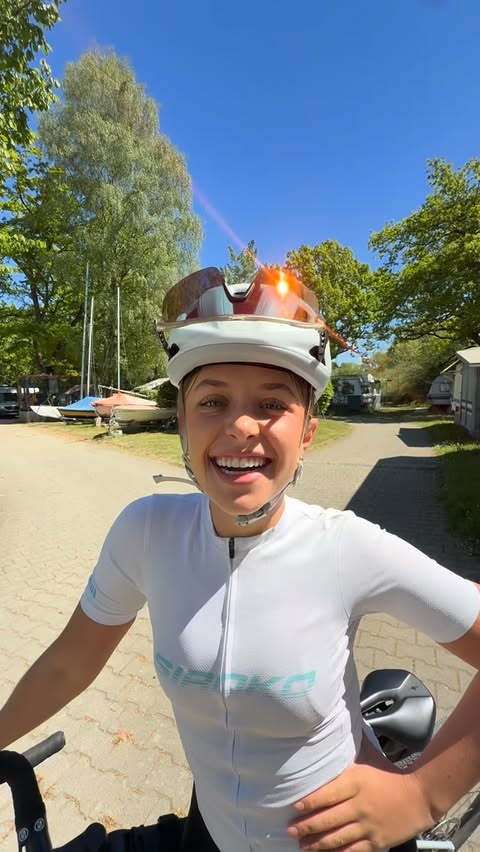 Instagram post by @anna.sophve for Siroko. Caption reads: [...] cycling season back :))) *anzeige....