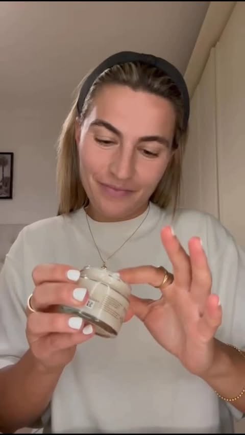 Instagram post by @stephcatley for Aveeno. Caption reads: [...] of my everyday routine, I reach for the....