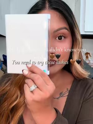 TikTok post by @island.nani for Maxcomfi. Caption reads: [...] literally my new favorite lashes🤎✨🖤....