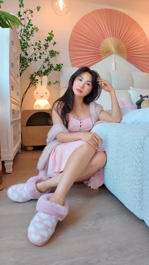Instagram post by @atsunamatsui for Dearfoams. Caption reads: GRWM for Valentines- Cozy Edition with @dearfoams....