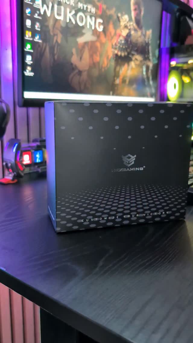 Instagram post by @amauris.rm for HexGaming. Caption reads: [...] #hexgaming #amdradeon #ASUS #gaming....