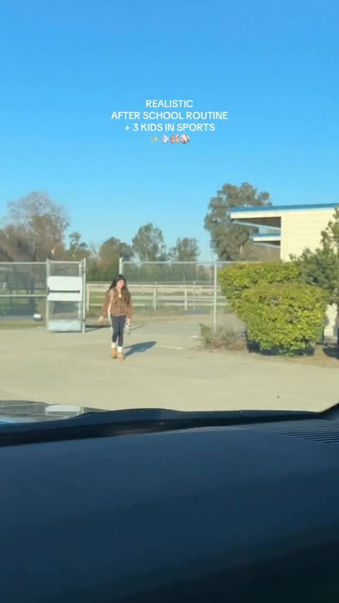 Instagram post by @sunkissed.mama for Chomps. Caption reads: [...] seconds to get out the door! Thanks to....