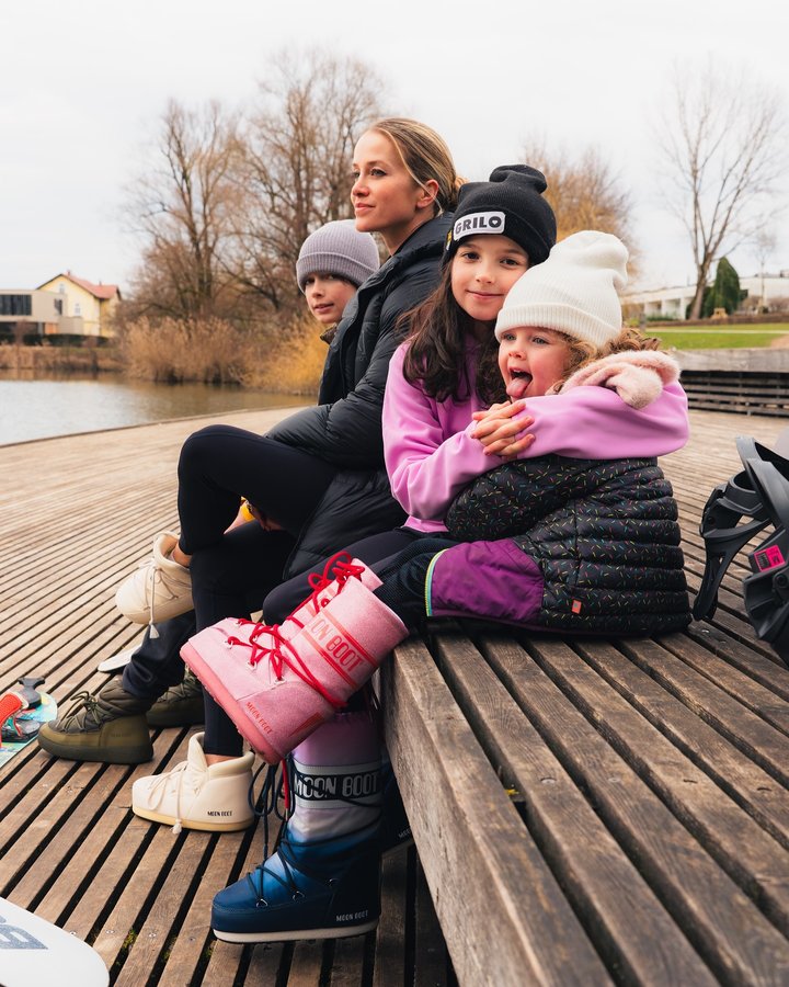 Instagram post by @grilogang for Moon Boot. Caption reads: Oglas|
When something’s right, it fits into every....