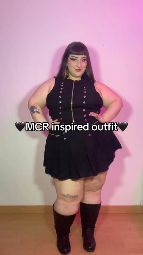 Instagram post by @martaxfits for Forest Ink. Caption reads: [...] so in love with the Drumline Set from....