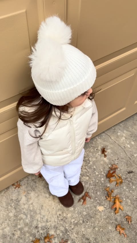 Instagram post by @jenaybabyy for Cotton On. Caption reads: [...] vibes only🧸

Sammy barrel sweatpants-....