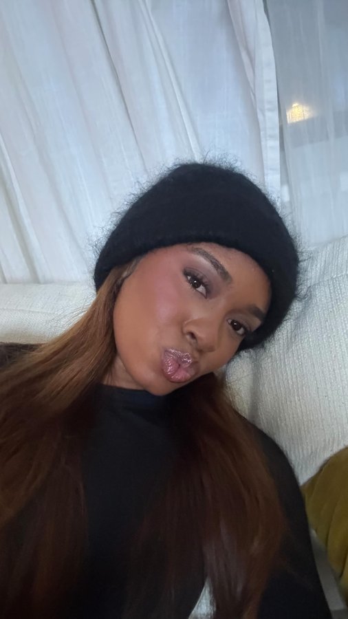 Instagram post by @kyranikole for Neutrogena. Caption reads: #neutrogenapartner a quick on-the-go makeup....