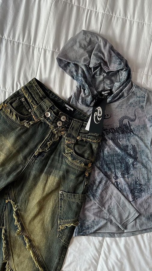 Instagram post by @cely.ramos for Personsoul. Caption reads: [...] por los outfits 👍🏼
full look @_personsoul_....