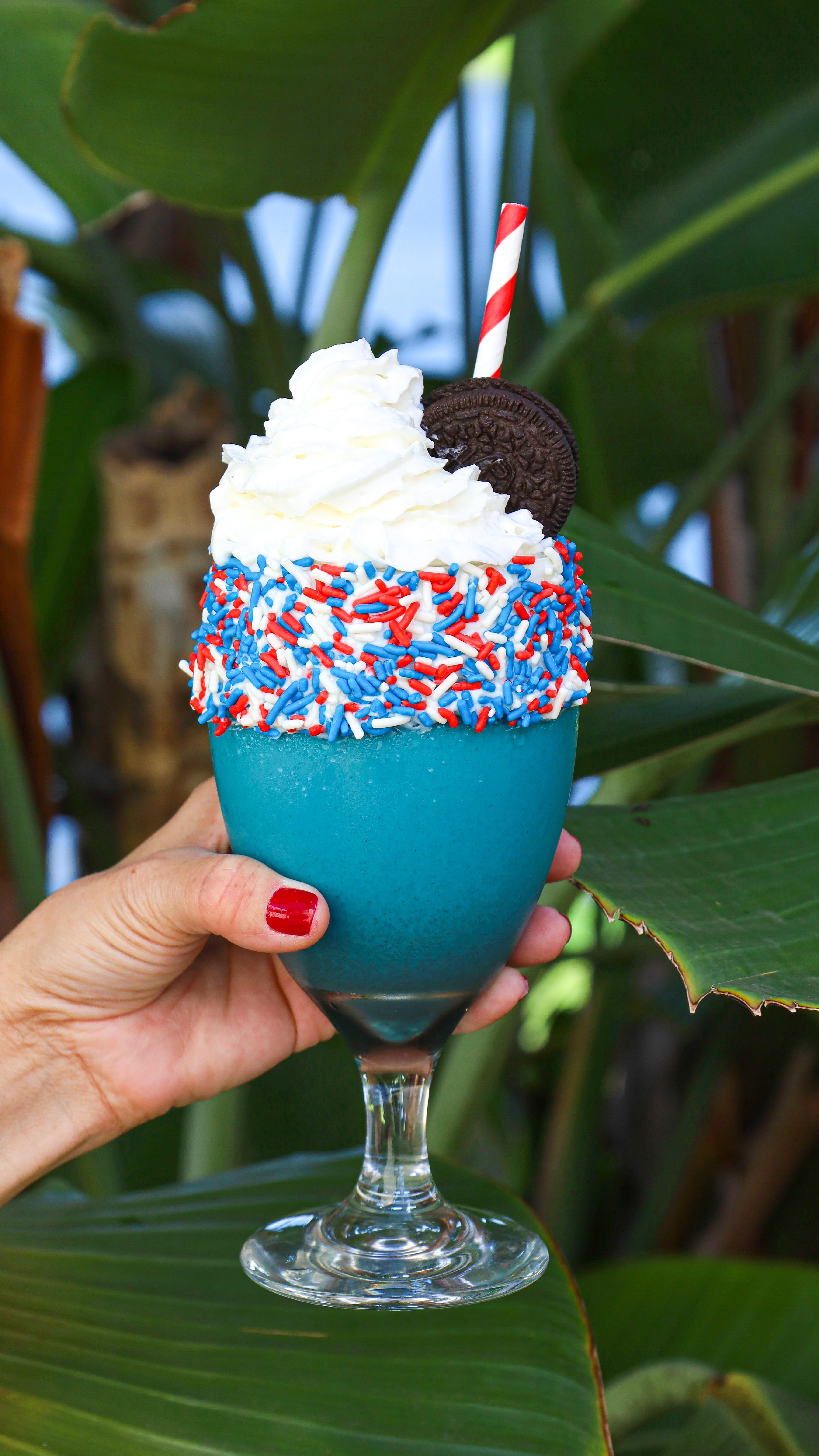 Instagram post by @juanbiteatatime for Buzzfeed. Caption reads: FOURTH OF JULY SHAKE!🇺🇸🎇

It’s that time of the....