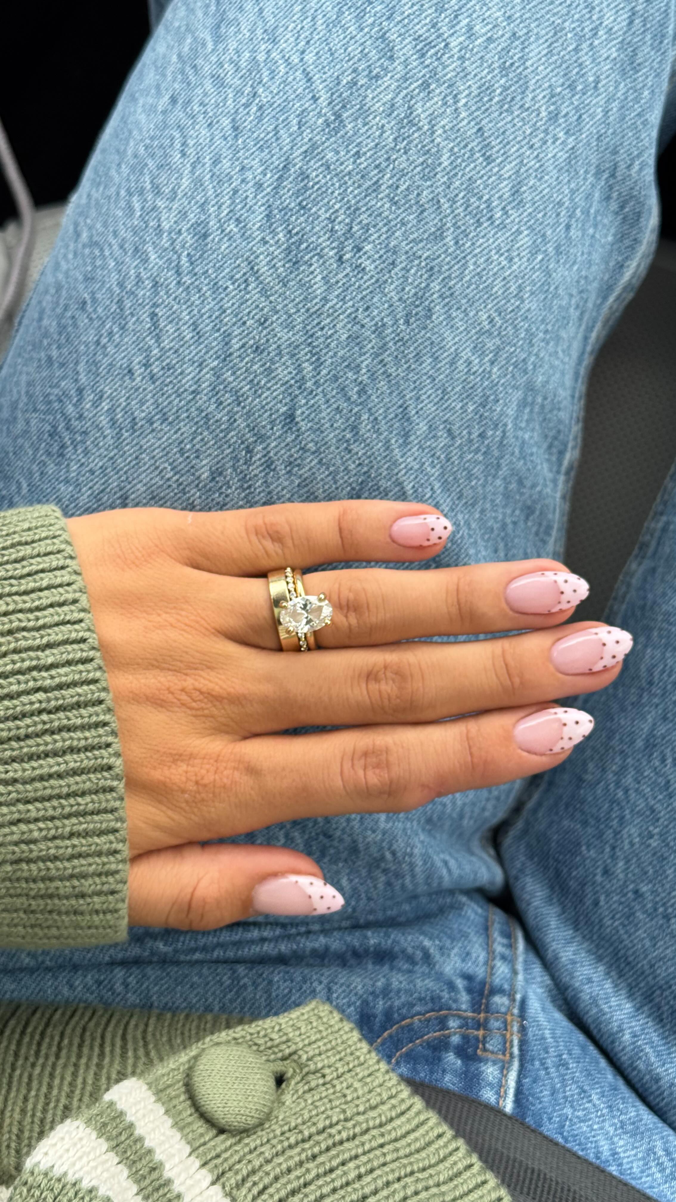 Instagram post by @hallesimons_ for INNBEAUTY PROJECT. Caption reads: GRWM for my friend’s birthday dinner in Park....