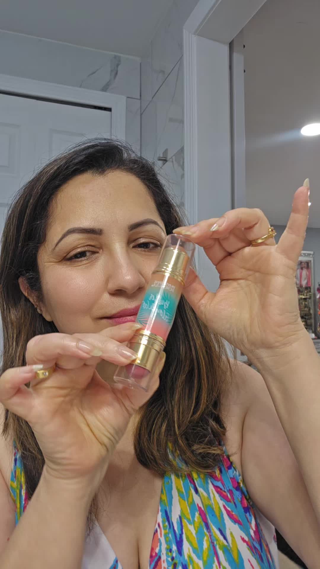 TikTok post by @itsshellyjee for Physicians Formula. Caption reads: [...] 1 golden glow stick by @Physicians Formula....