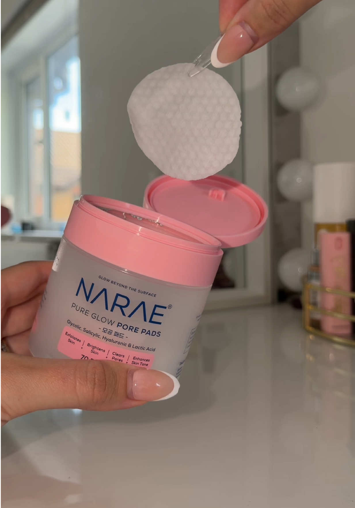 TikTok post by @sauleorme for Narae. Caption reads: Obsessed with @Narae UK pore pads #porepads....