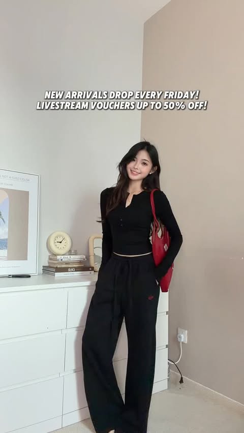 Instagram post by @nyokki.ho for Shopee Malaysia. Caption reads: Shopee Style Friday 来啦✨ 最近的新款都太会了！....