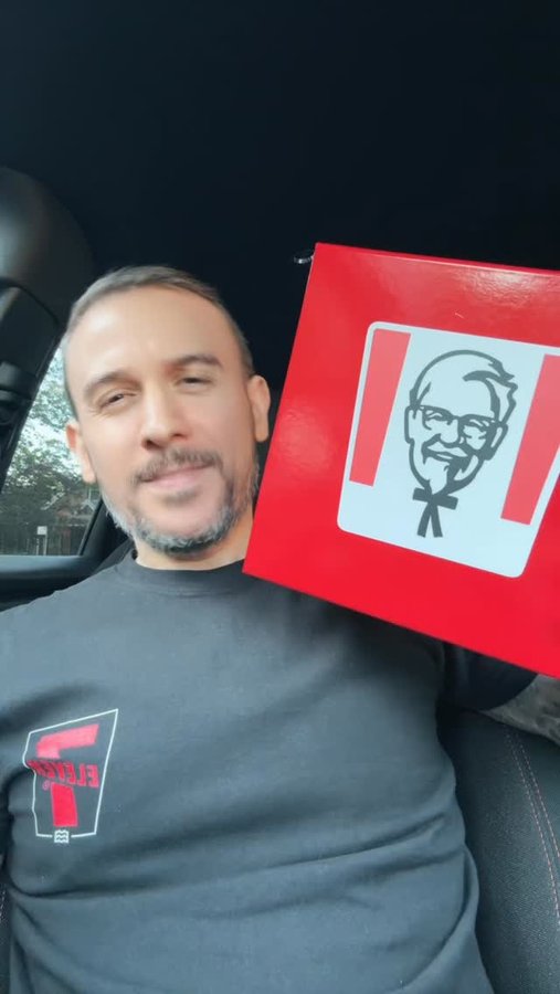 Instagram post by an influencer for KFC. Caption reads: Kfc suprise box! Something is coming [...].