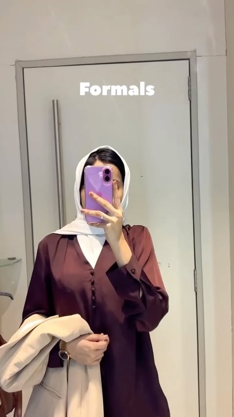 Instagram post by @heylareb for Pantaloons. Caption reads: I wasn’t ready for how good the Pantaloons Flat....