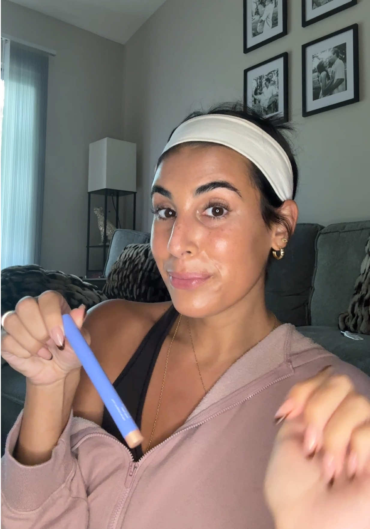 TikTok post by @alexis_terrana for Alleyoop. Caption reads: [...] Hour Eyeshadow Stick is so easy to....