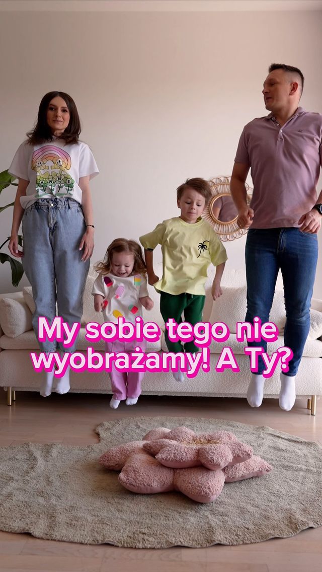 Instagram post by @joannapachla for lolsurprise. Caption reads: ❌ Świat bez zabawek? Nie ma opcji! Nieważne, ile....