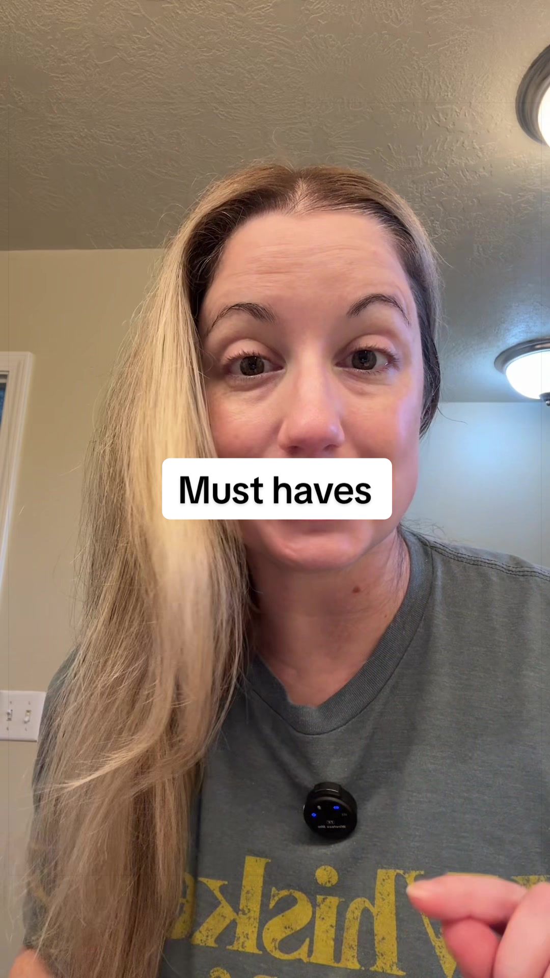 TikTok post by @kerri_reads for Halovida. Caption reads: [...] #bestdryshampoo #dryshampoogel #halovida....