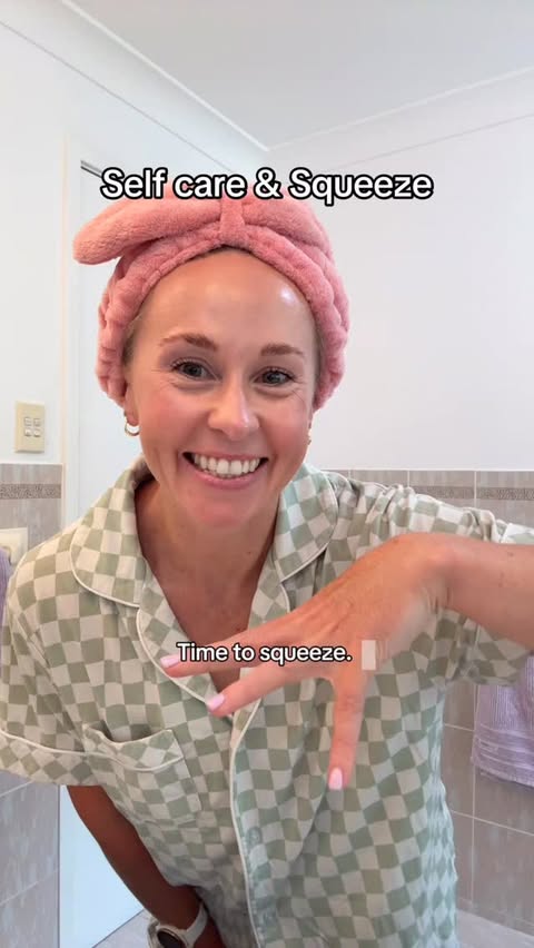 Instagram post by @womenshealthwithheidi for Clinique. Caption reads: [...] #kegelexercises #selfcare #cliniquepartner.