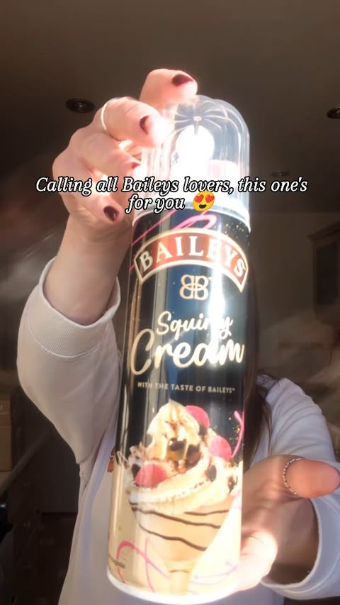 Instagram post by @that_wiltshiremama for Hello Yummy Box. Caption reads: What an incredible box this month and it really....