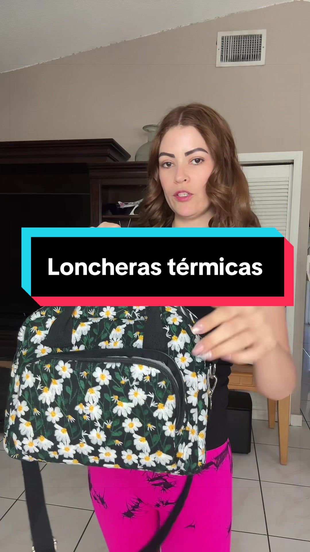 TikTok post by @.danay2024 for MEXS Bag. Caption reads: [...] #LoncherasTermicas #StarterPicks @MEXS Bag.