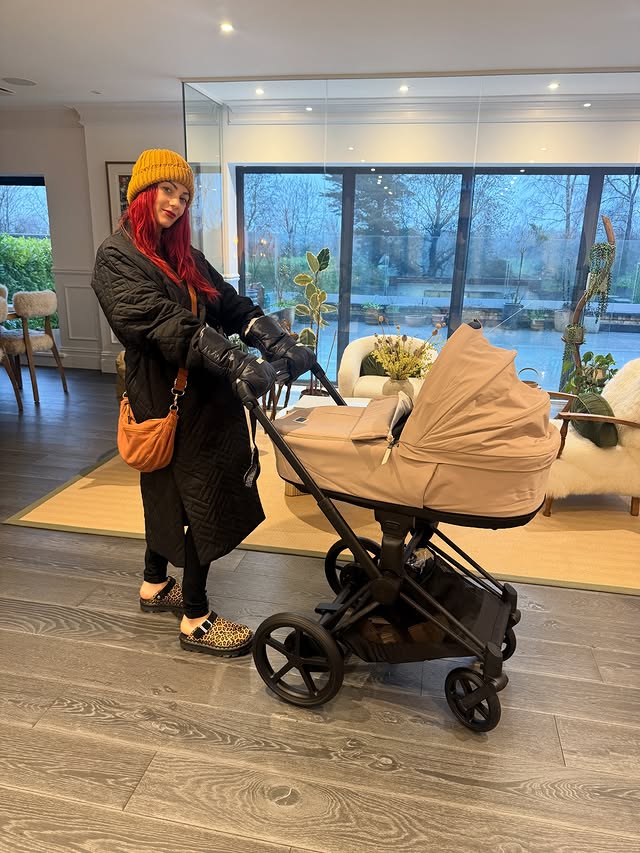 Instagram post by @diannebuswell for CYBEX. Caption reads: [...] taking pram lessons in the house 🥹❤️....