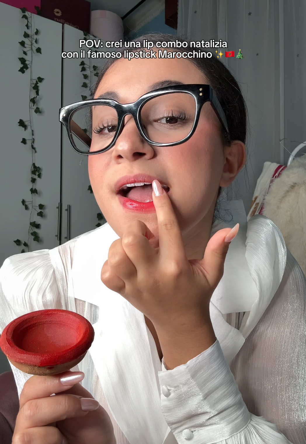 TikTok post by @yousra_chk for Overskin. Caption reads: [...] @Charlotte Tilbury  Cipria @Huda Beauty ....