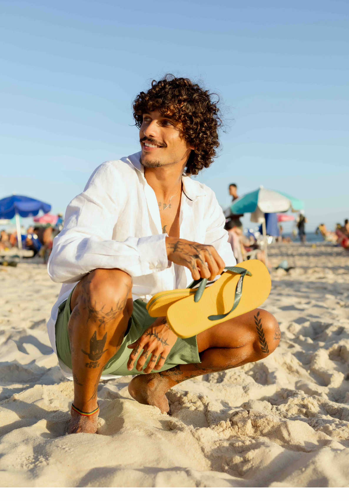 TikTok post by @eumatheusbessa for Havaianas. Caption reads: [...] sempre bem acompanhado das minhas @Havaianas....