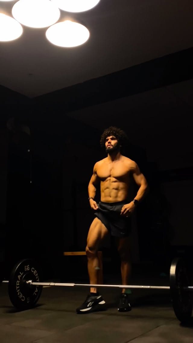 Instagram post by @monudagar07 for Amazfit. Caption reads: [...] tracker, your vibe — all in one ⌚
Ft Amazfit....