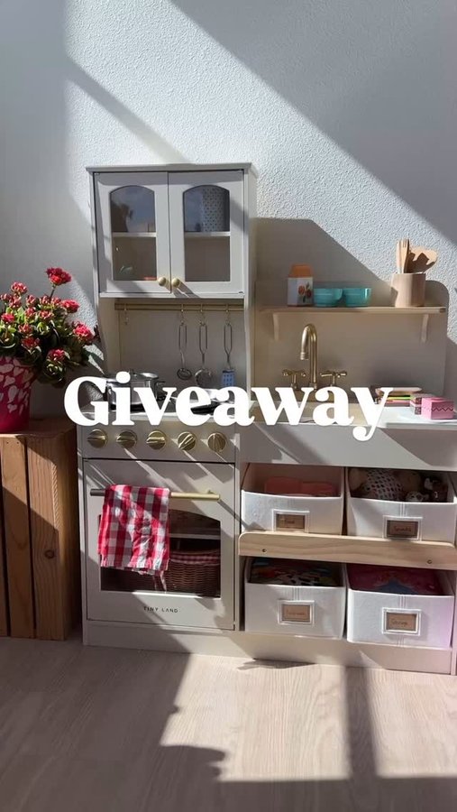 Instagram post by @kaya.hyde for Tiny Land. Caption reads: [...] to my amazing followers with a special Tiny....