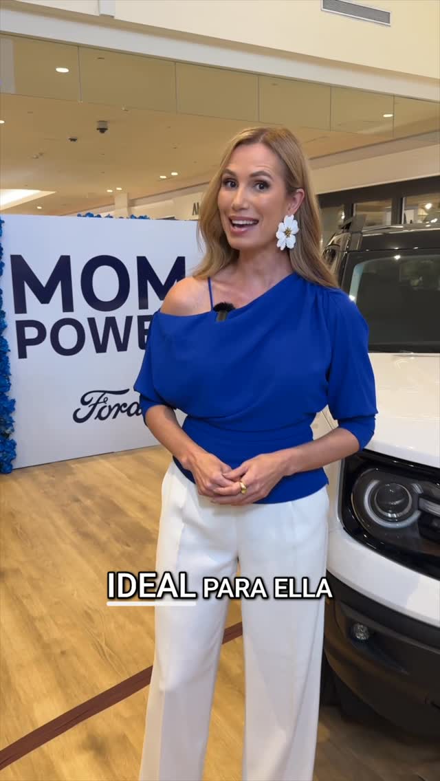 Instagram post by @desireelowryreal for Ford Puerto Rico. Caption reads: ¡Llegó Mom Power a Plaza Las Américas y estoy aquí....