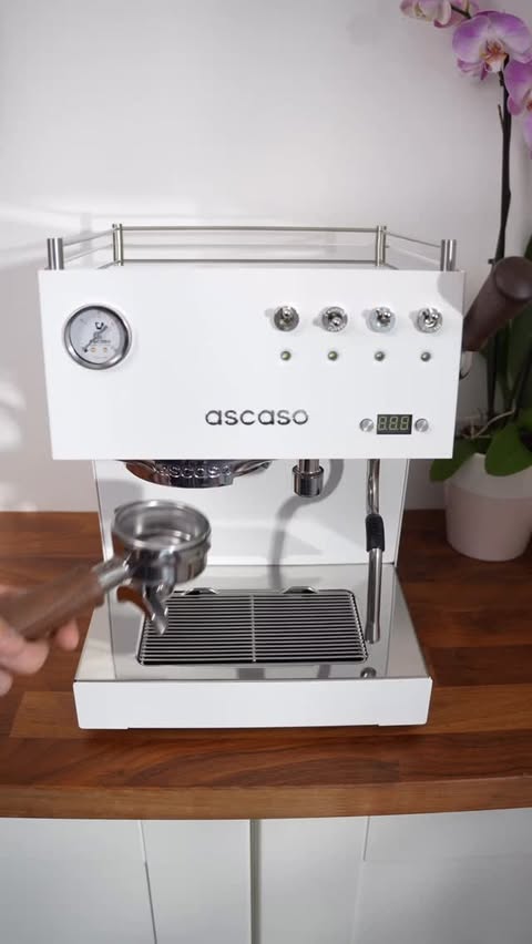 Instagram post by @daddygotcoffee for Espresso Parts. Caption reads: [...] back on bar lately! 😍☕️ The team at....