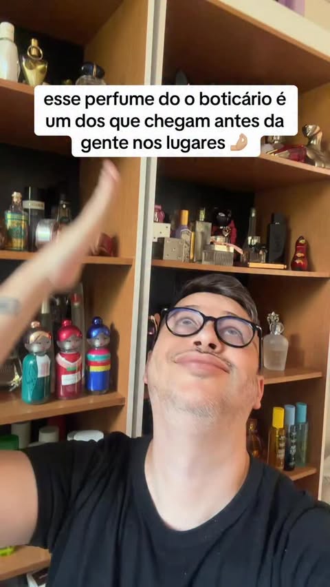 Instagram post by @jootapew for O Boticário. Caption reads: esse perfume tá poderoso né? vocês gostam dele?....