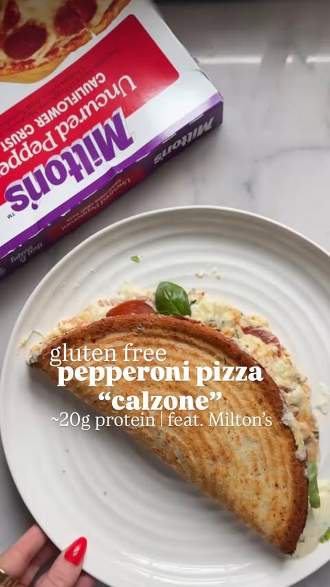 Instagram post by @prettydeliciouslife for ShopRite. Caption reads: [...] Cauliflower Crust pizza! I went to....