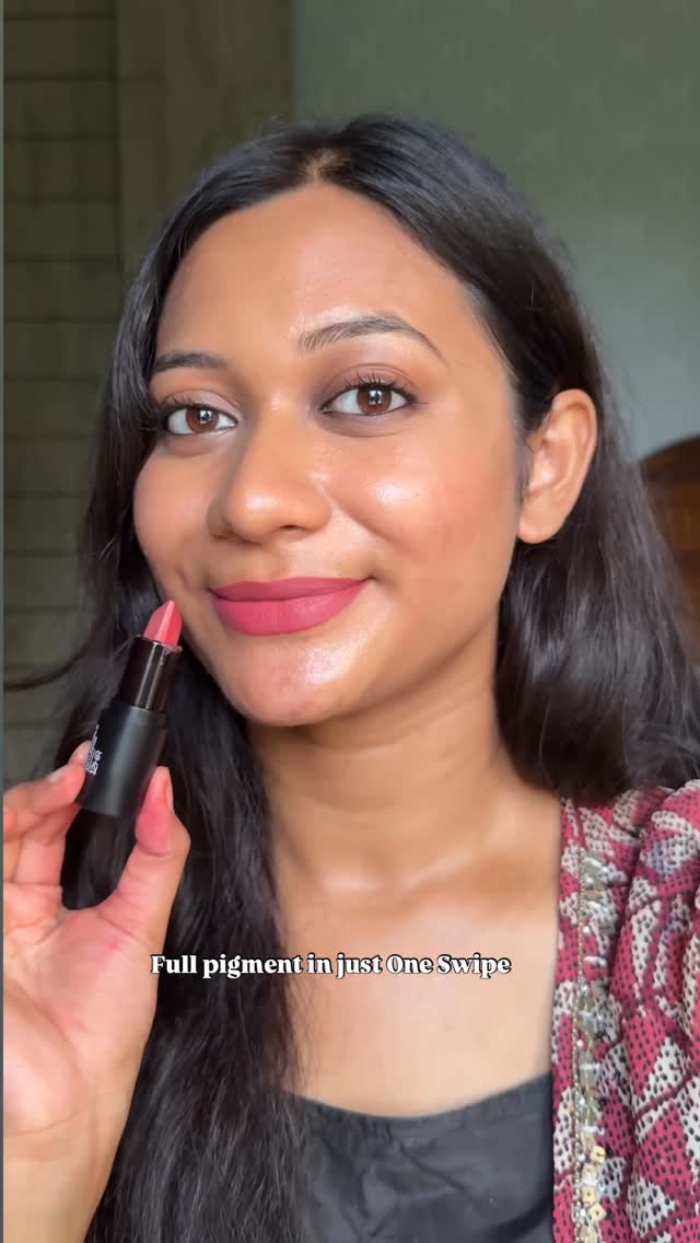 Instagram post by @glowwithanushka01 for Staze Beauty. Caption reads: Comment for direct link🔗✨

In love with these....