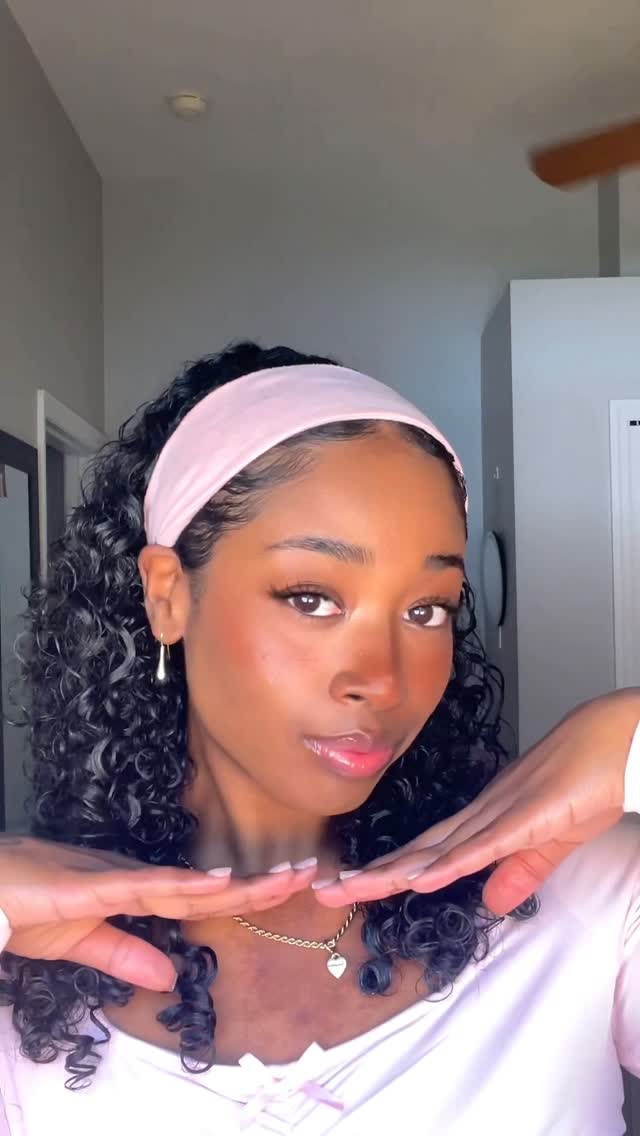 Instagram post by @eliyajoelle for The Mane Choice. Caption reads: I love a good headband style 💅🏽🙂‍↕️ products....