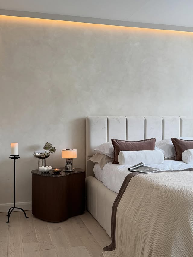 Instagram post by @home_of_harris for William Wood Mirrors. Caption reads: Calm Bedroom Vibes 🧘🏻‍♀️ . My favourite room ......
