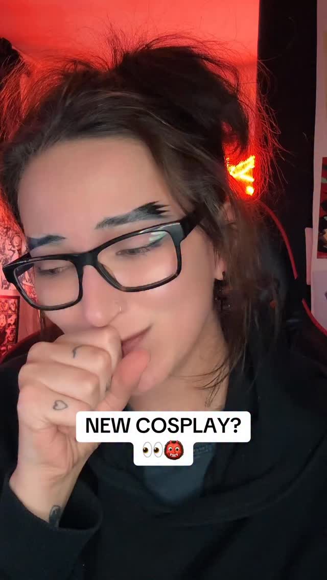 Instagram post by @itslanicos for UNIQSO. Caption reads: It’s the eyebrows for me🤣

Contacts- @uniqso....