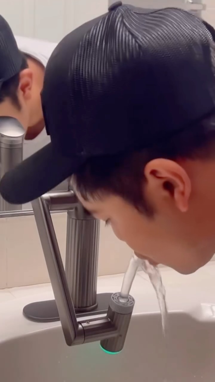 Instagram post by @vickytrantiago for Lefton. Caption reads: [...] will give you a better experience than....