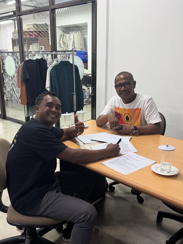 Instagram post by @muklis_.anwar for Volcom. Caption reads: @volcomindonesia 🖤
Thanks for believing me! [...].