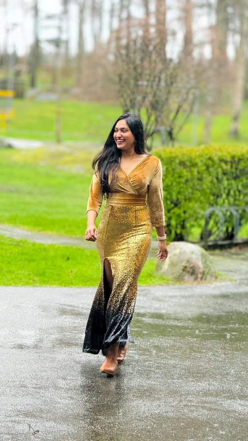 Instagram post by @chicha_travelstories for Rosewe. Caption reads: [...] 💫 Stepping out in my stunning Rosewe party....