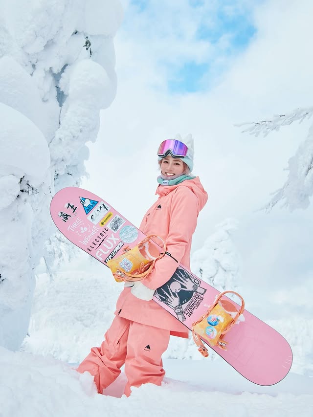 Instagram post by @halubekumagai for Nitro Snowboards. Caption reads: ⁡Halcyon days(՞⸝⸝ɞ̴̶̷ ·̫ ‹⸝⸝)ಣ‎⋆.˚𖦹⋆✮⋆.˚☆⋆｡𖦹°‧....