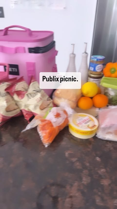 Instagram post by @jackiesaland for LIKEtoKNOW.it. Caption reads: [...] 🔗 everything is also linked on my....