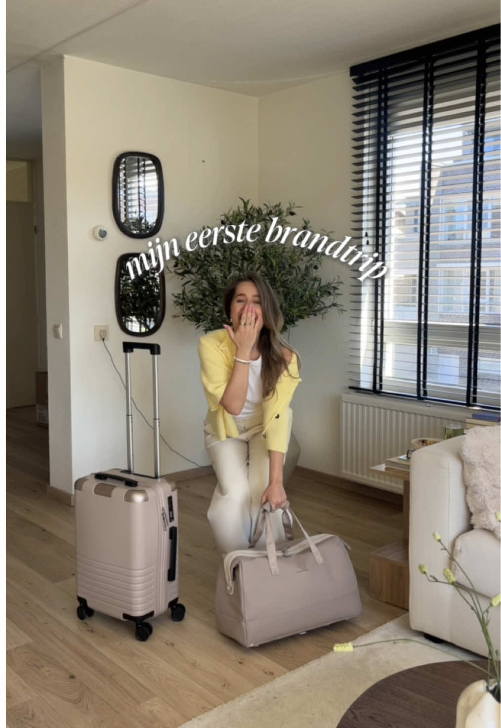 TikTok post by @lanacuvelier for Kapten Son. Caption reads: IK?! MEEGEVRAAGD?! Niet normaaal....