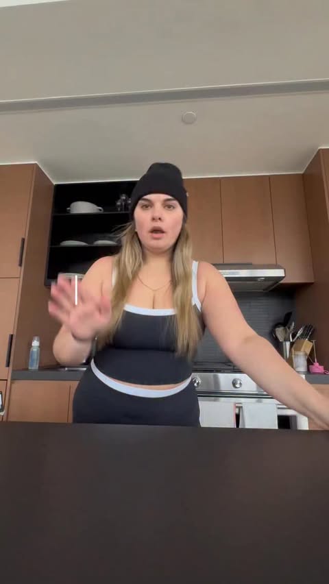 Instagram post by @iamjojohadid for WeightWatchers. Caption reads: NEW YEAR, NEW FRIDGE❤️🥗

I love to do a stock up....