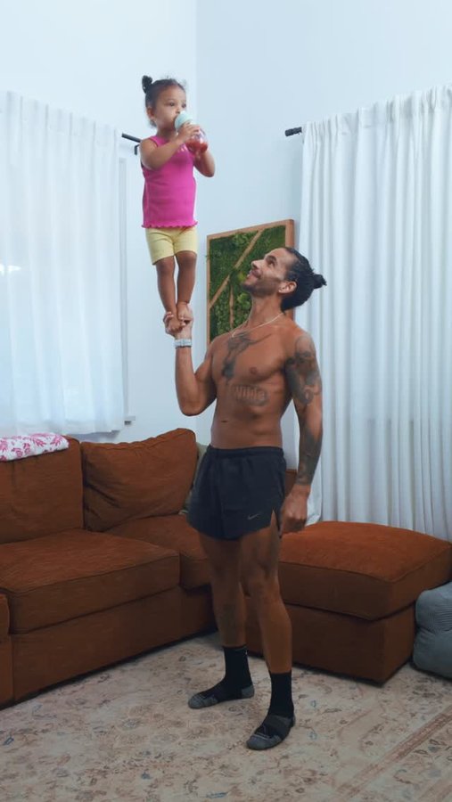 Instagram post by @kellenrunsphilly for Onnit. Caption reads: How do you Sunday reset? Check out the link in my....