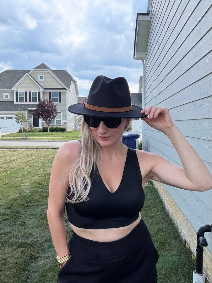 Instagram post by @dileks_journal for Truekind. Caption reads: AD- Keeping it sporty but still comfy ✨
Paired my....