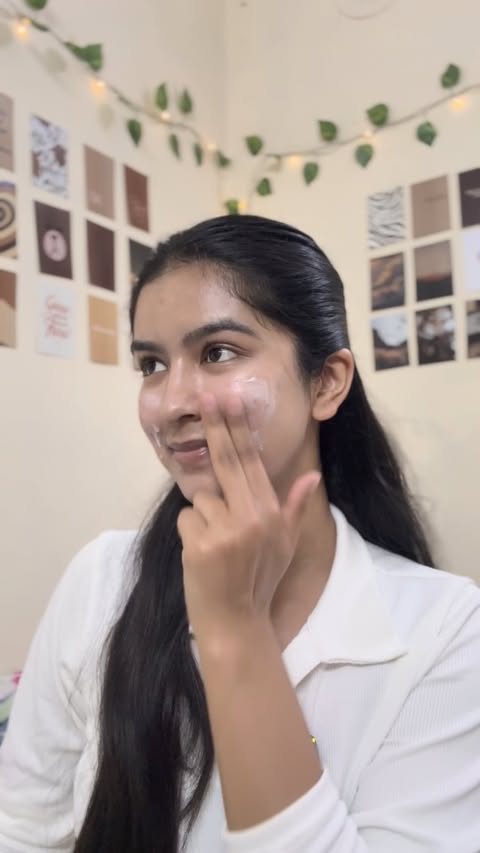 Instagram post by @anjali_verma_152 for Dr Sheths. Caption reads: *Comment “SUN” and I’ll send you the link ✨️ Oily....